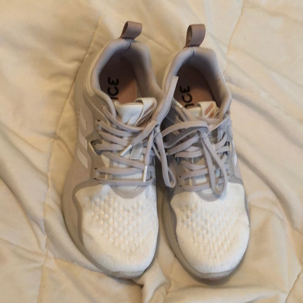 Adidas Edge Bounce Tennis Shoes